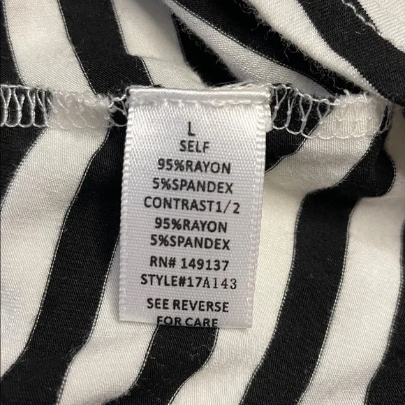 NWOT HYFVE Blue & Cream Striped Tank Top.  Size Large - Picture 4 of 4